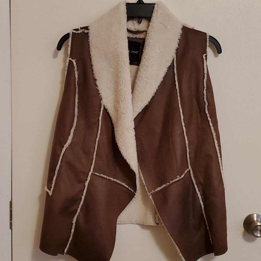 Chocolate/beige vest